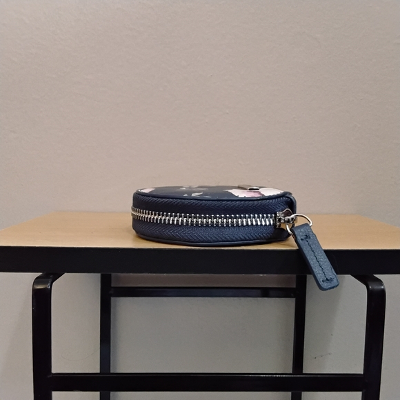 MIA & LUCAS Navy Floral Round Zip Coin Pouch – Like New - Picture 5 of 12